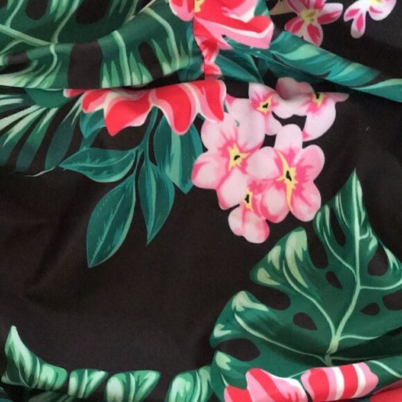 NEW Ekouaer Swimsuit   - Picture 4 of 5